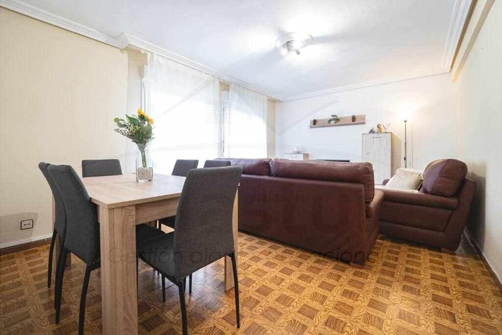 El Llar Del Gueelu Lägenhet Gijón Exteriör bild